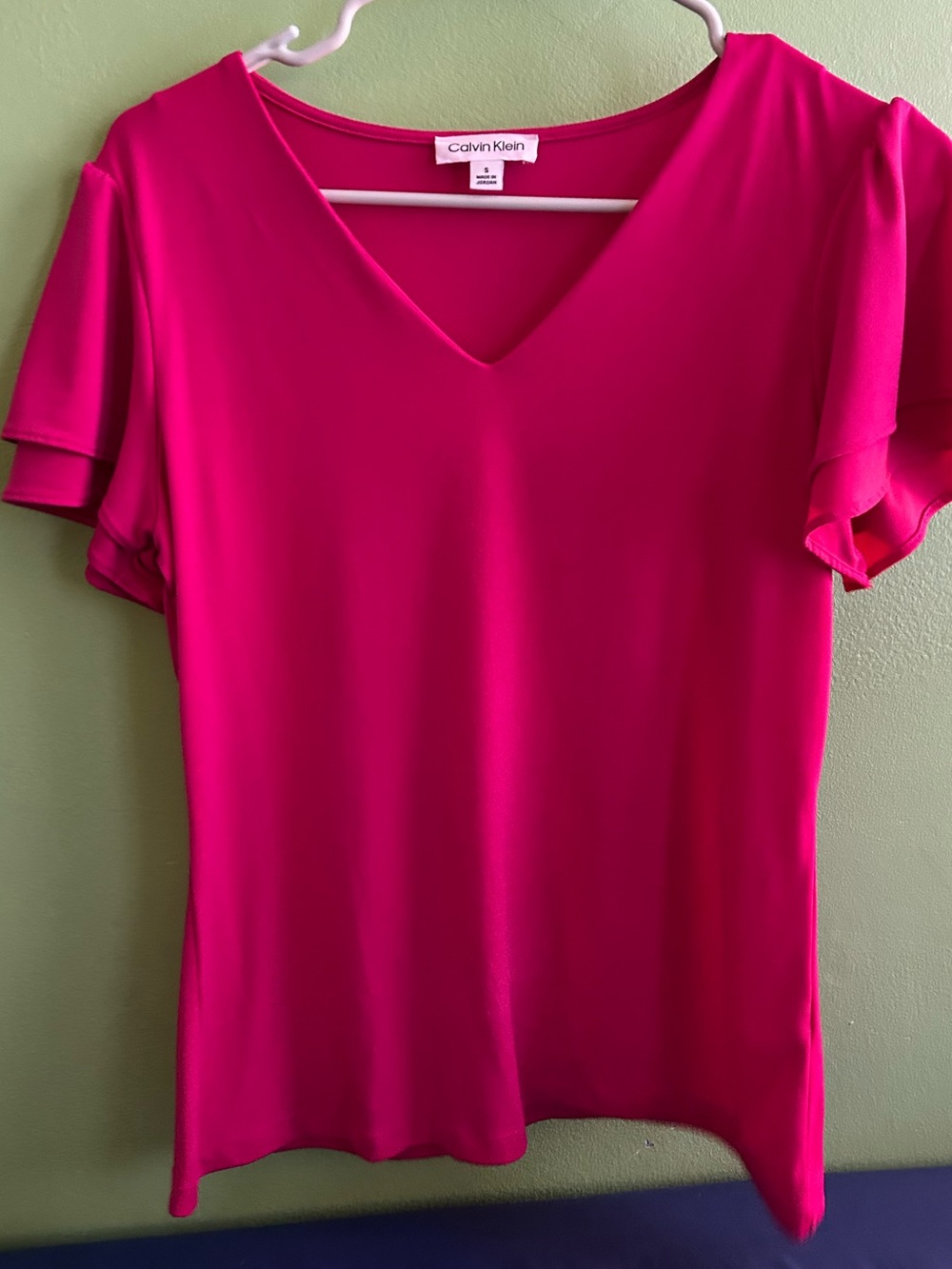 Calvin Klein Women's V-Neck Flutter Sleeve Top - Fuchsia